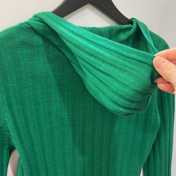 Hooded Sweater For Women - Picture 6 of 9